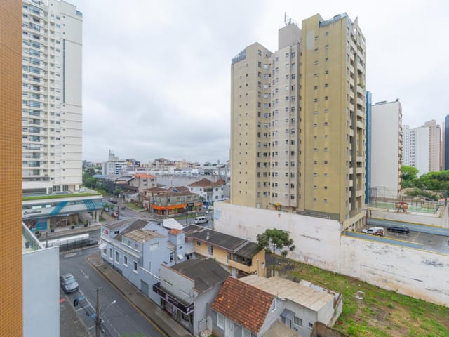 Sala para alugar, no bairro Água Verde em Curitiba