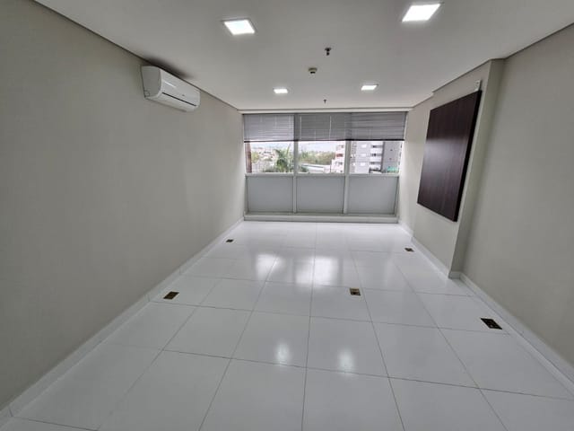 Sala com 88m², para alugar, no bairro Gleba Palhano em Londrina