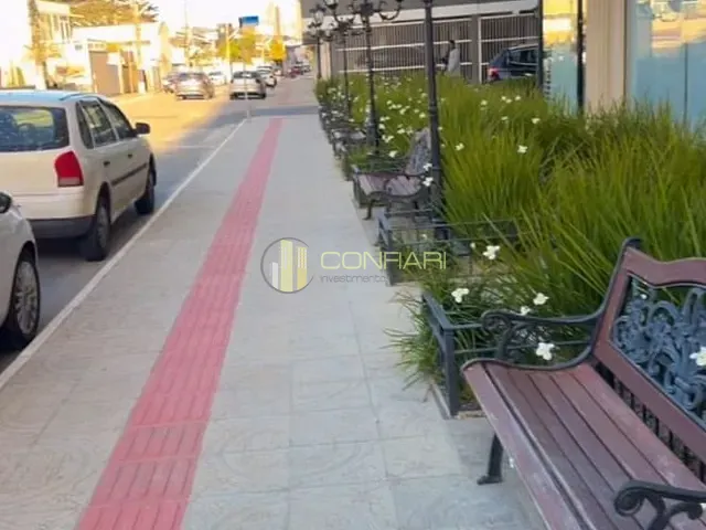 Sala para alugar, no bairro Pereque em Porto Belo