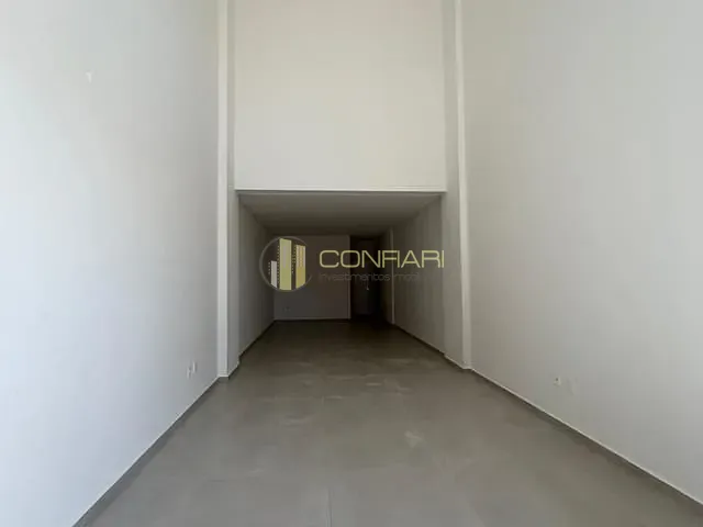 Sala para alugar, no bairro Meia Praia em Itapema