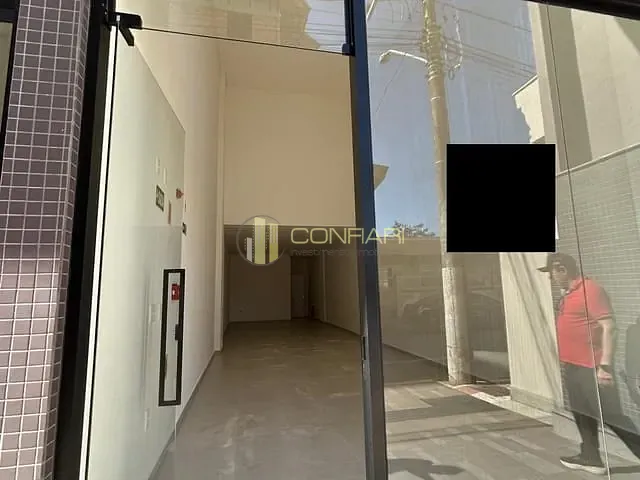 Sala para alugar, no bairro Meia Praia em Itapema