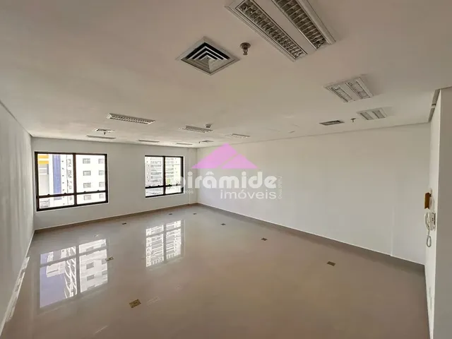 Sala com 10m², para alugar, no bairro Jardim Aquárius em São José Dos Campos