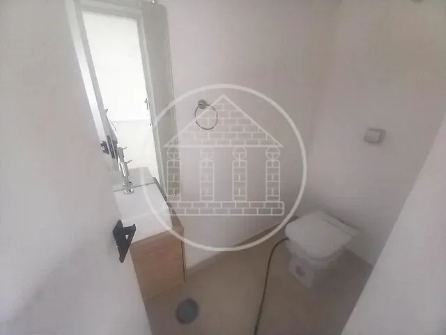 Sala com 45m², para alugar, no bairro Vila das Belezas em São Paulo