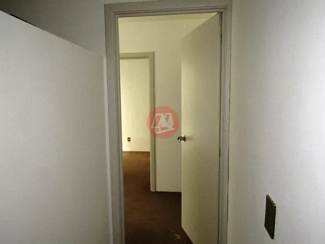 Sala com 40m², à venda, no bairro Petrópolis em Porto Alegre