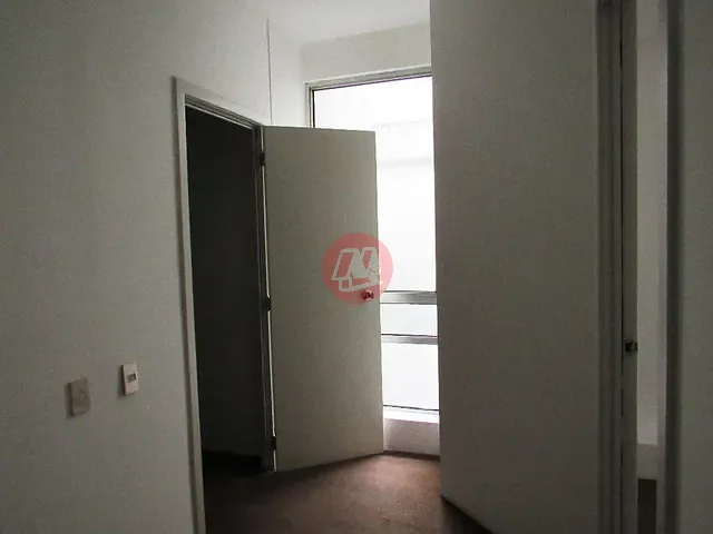 Sala com 40m², à venda, no bairro Petrópolis em Porto Alegre