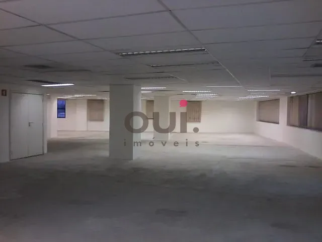 Sala para alugar, no bairro Vila Olímpia em São Paulo