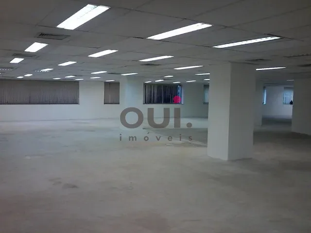 Sala para alugar, no bairro Vila Olímpia em São Paulo