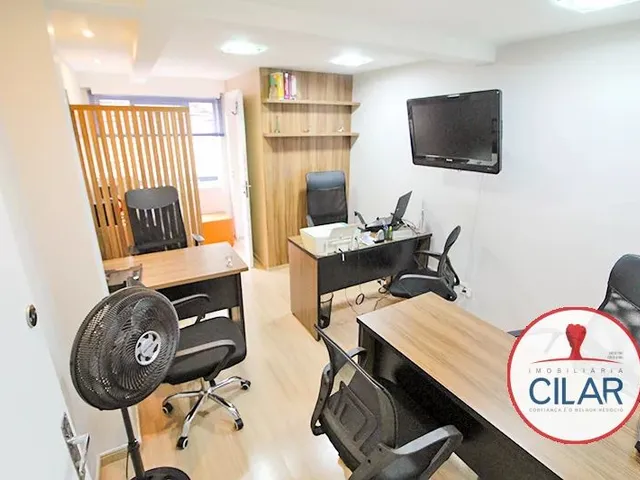 Sala à venda, no bairro Água Verde em Curitiba