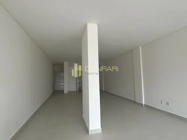 Sala para alugar, no bairro Meia Praia em Itapema