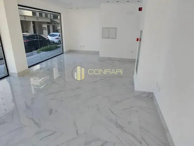 Sala para alugar, no bairro Centro em Itapema