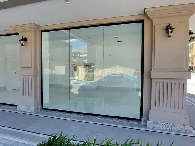 Sala para alugar, no bairro Centro em Itapema