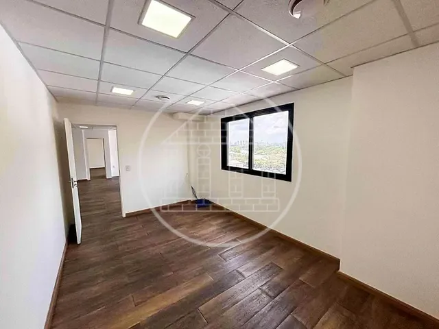 Sala com 105m², para alugar, no bairro Butantã em São Paulo