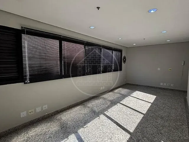 Sala com 30m², à venda, no bairro Vila Monte Alegre em São Paulo