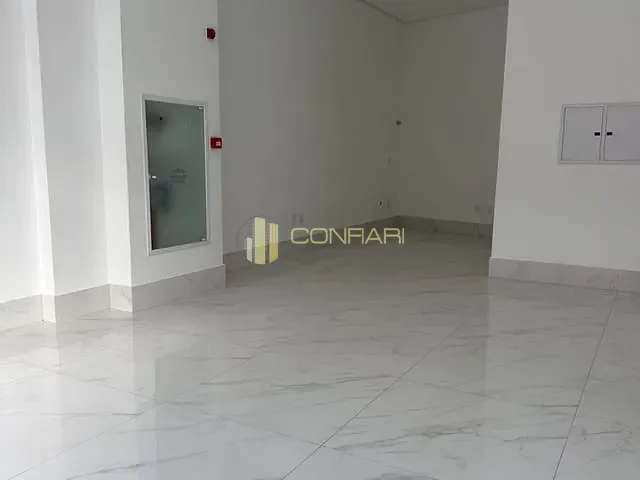 Sala para alugar, no bairro Centro em Itapema