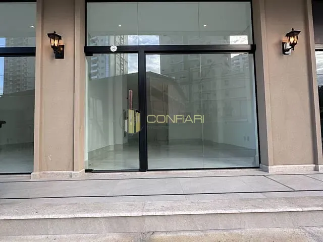 Sala para alugar, no bairro Centro em Itapema