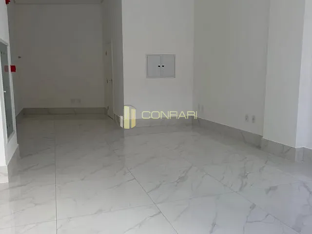Sala para alugar, no bairro Centro em Itapema