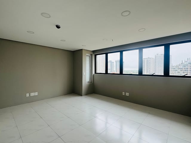 Sala à venda, no bairro São Gonçalo em Pelotas
