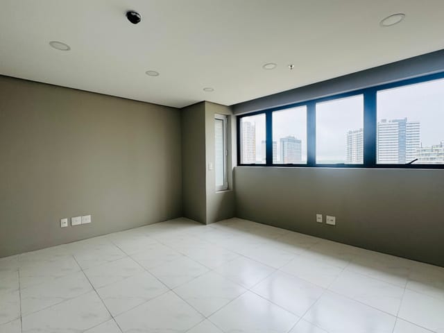 Sala à venda, no bairro São Gonçalo em Pelotas