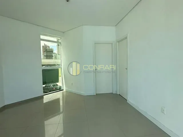 Sala para alugar, no bairro Casa Branca em Itapema