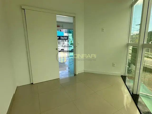 Sala para alugar, no bairro Casa Branca em Itapema