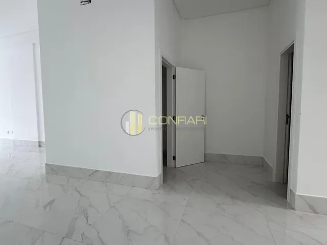 Sala para alugar, no bairro pereque  em Porto Belo
