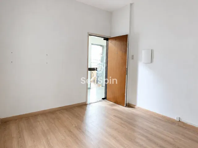 Sala para alugar, no bairro Centro em Niterói