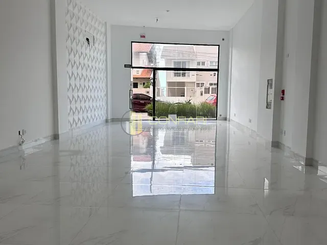 Sala para alugar, no bairro Perequê em Porto Belo