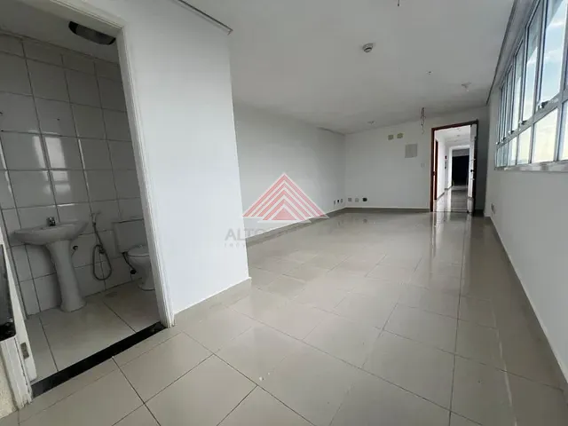 Sala com 29m², à venda, no bairro Vila Bocaina em Mauá