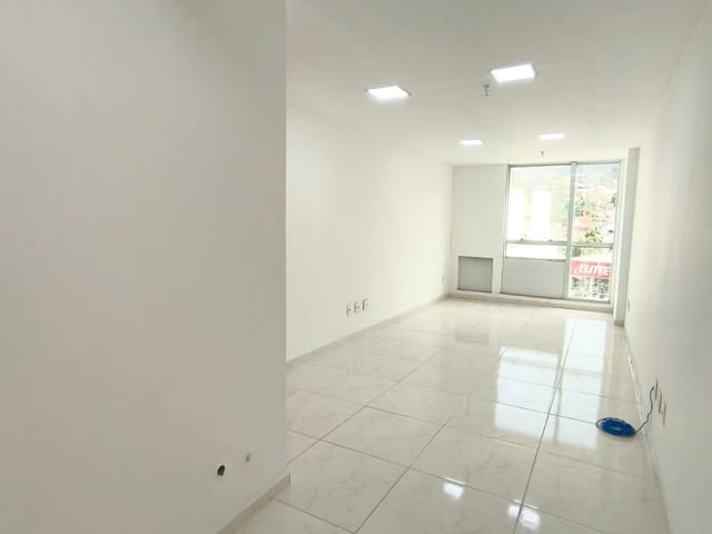 Foto do Sala - Sala para locação, Santa Rosa, Niterói, RJ | SelfSpin