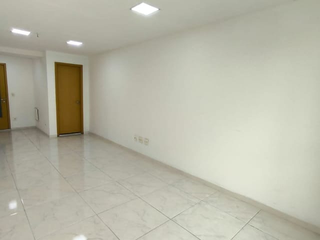 Foto do Sala - Sala para locação, Santa Rosa, Niterói, RJ | SelfSpin