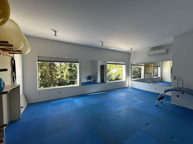 Sala com 39m², à venda, no bairro Granja Viana em Cotia