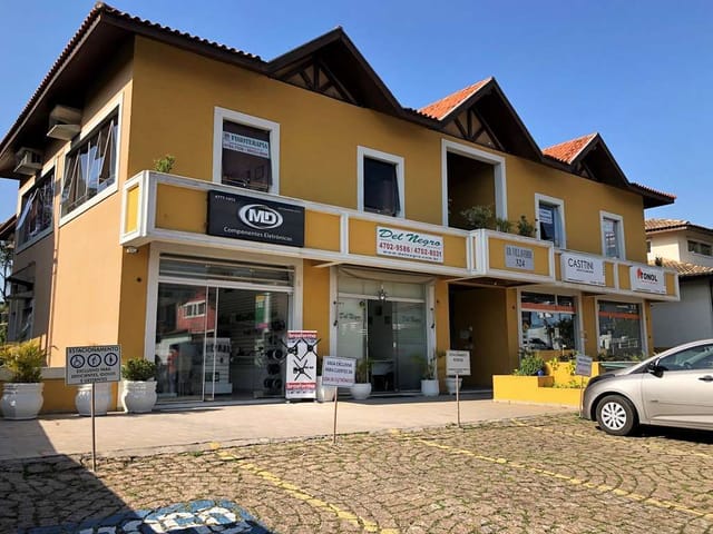 Sala com 39m², à venda, no bairro Granja Viana em Cotia