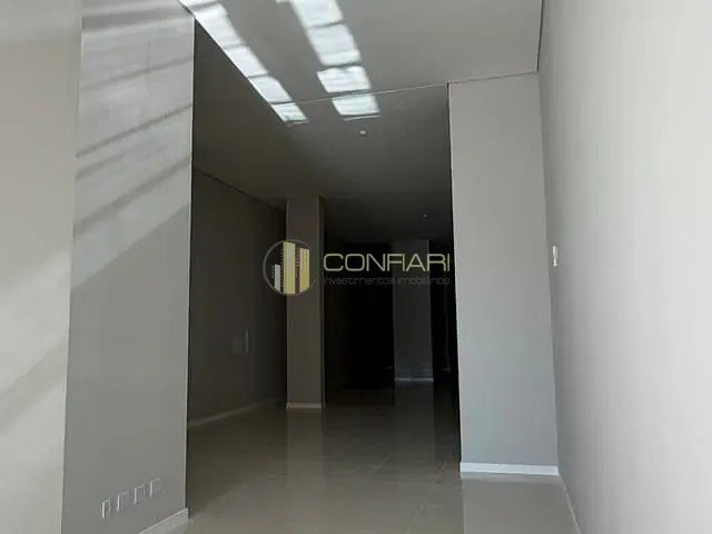 Sala para alugar, no bairro Centro em Itapema