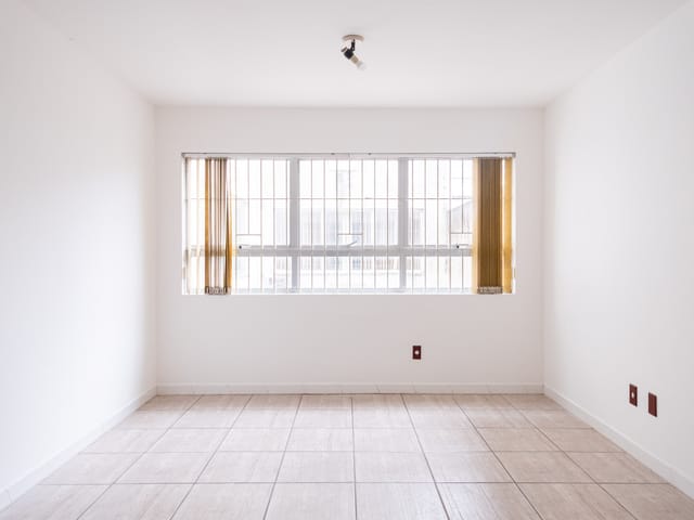 Sala com 37m², para alugar, no bairro Centro em Pelotas