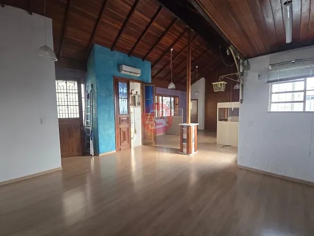 Sala com 110m², para alugar, no bairro Santana em Porto Alegre