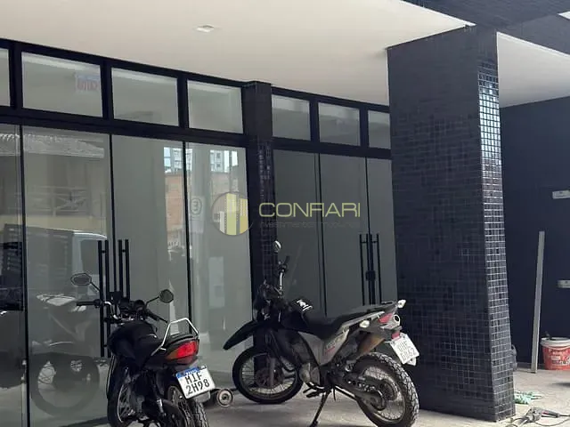 Sala à venda ou para alugar, no bairro Meia Praia em Itapema
