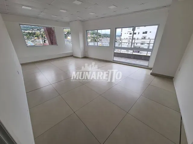 Sala com 1022m², para alugar, no bairro Centro em Concórdia