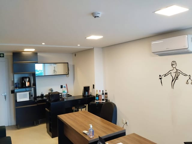 Sala à venda, no bairro Três Vendas em Pelotas