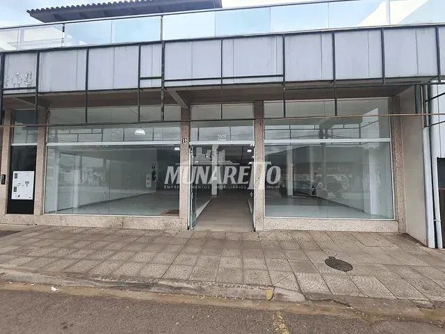Sala com 330m², para alugar, no bairro Imperial em Concórdia