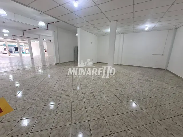 Sala com 330m², para alugar, no bairro Imperial em Concórdia