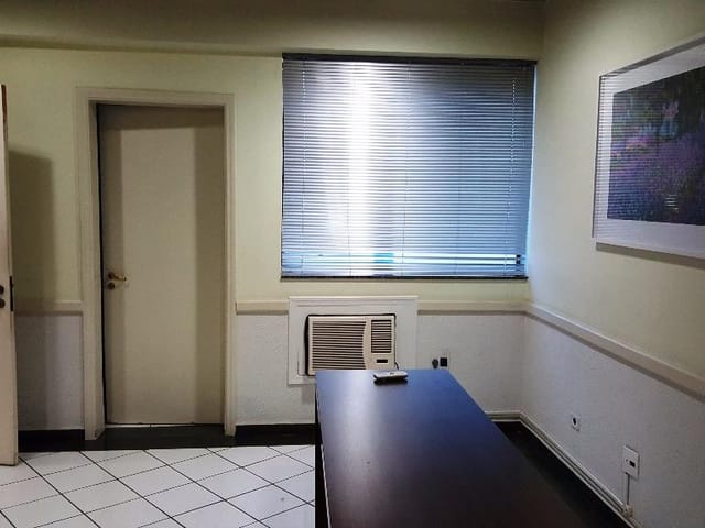 Foto do Sala - Sala comercial para locação em clínica - com 34m2 - wc privativo - toda em piso cerâmico - mobiliada | Ary Proenca Negócios Imobiliários Ltda