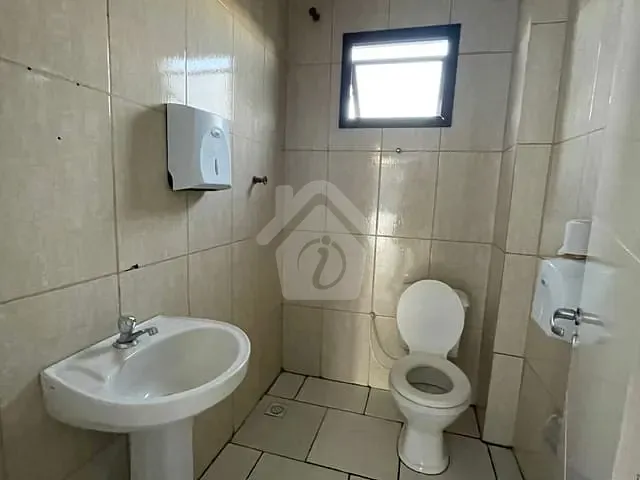 Sala com 180m², para alugar, no bairro Canabarro em Teutônia