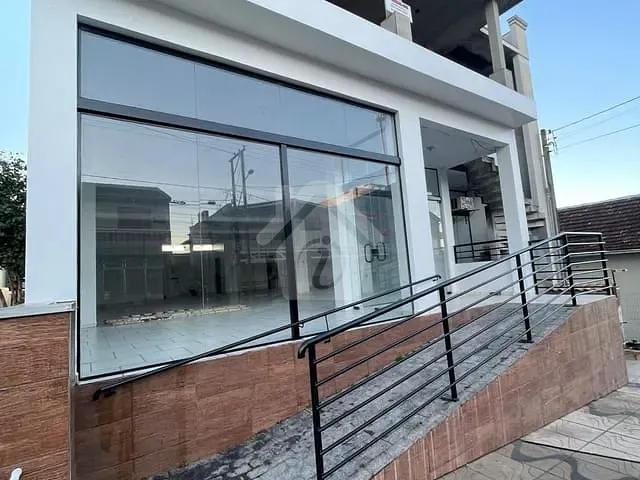 Sala com 180m², para alugar, no bairro Canabarro em Teutônia