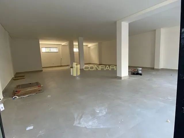 Sala para alugar, no bairro Meia Praia em Itapema