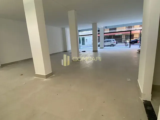 Sala para alugar, no bairro Meia Praia em Itapema