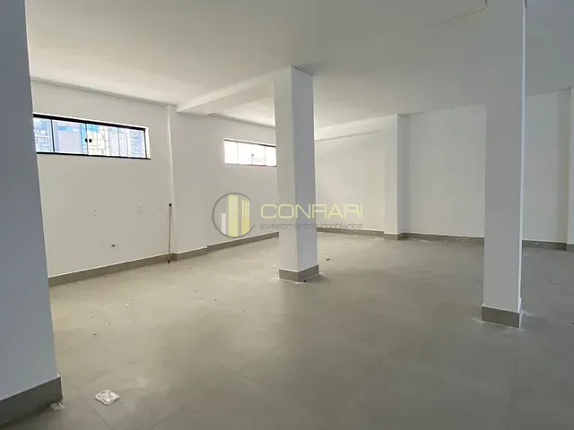 Sala para alugar, no bairro Meia Praia em Itapema