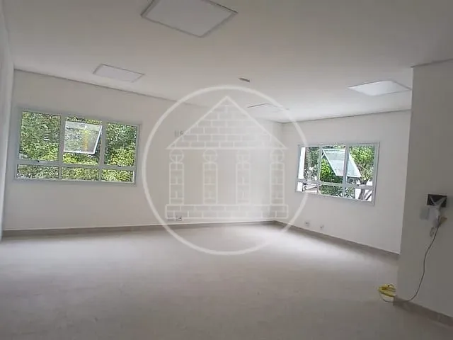 Sala com 30m², para alugar, no bairro Jardim Marajoara em São Paulo
