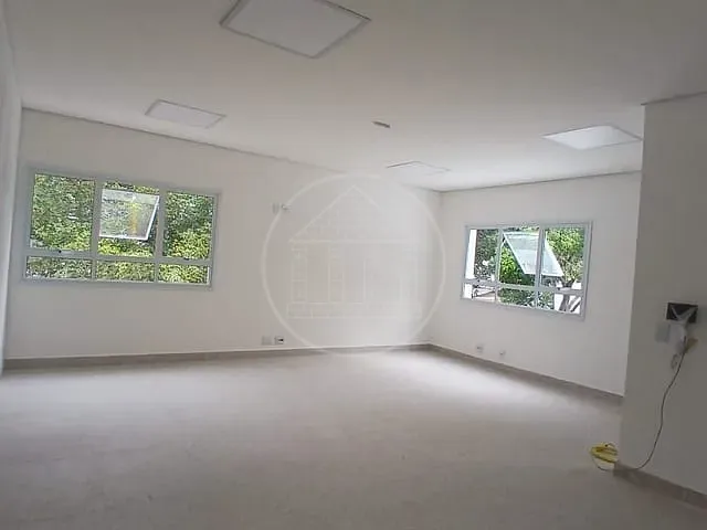 Sala com 30m², para alugar, no bairro Jardim Marajoara em São Paulo