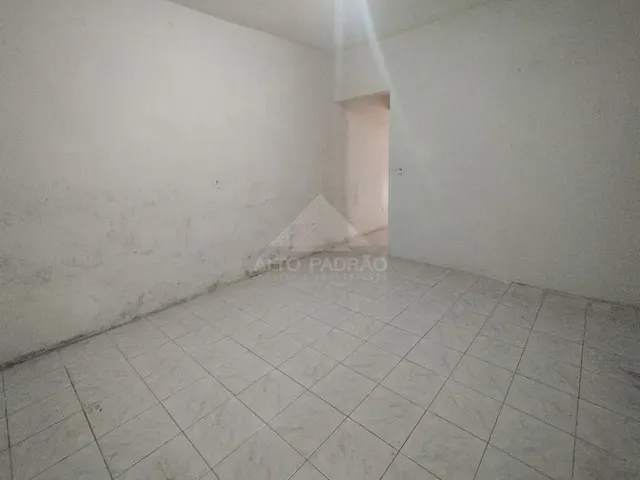 Sala com 60m², para alugar, no bairro Parque São Vicente em Mauá