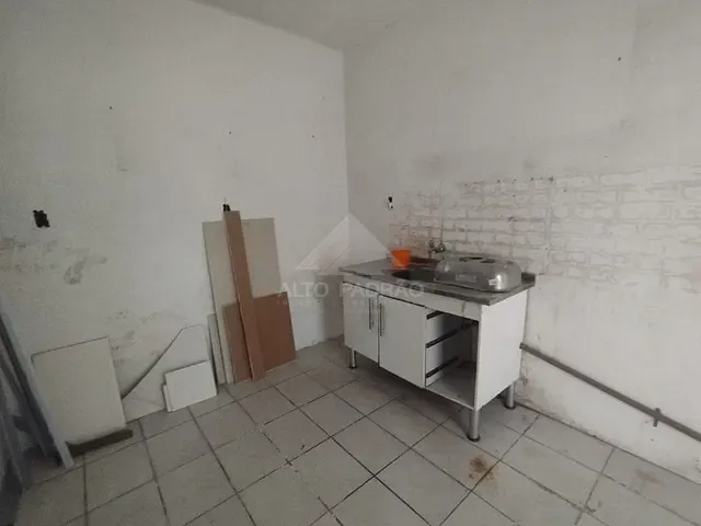 Sala com 60m², para alugar, no bairro Parque São Vicente em Mauá